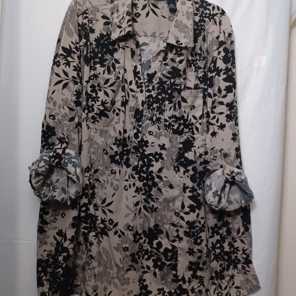 MAGGIE BARNES CONVERTIBLE SLEEVE FLORAL PRINT BUTTON DOWN SHIRT - Picture 13 of 15